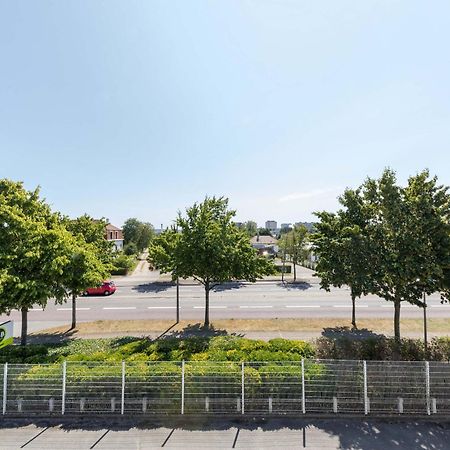 B&B Hotel Rouen Parc Des Expos Zenith ル・グラン・ケヴィイー エクステリア 写真